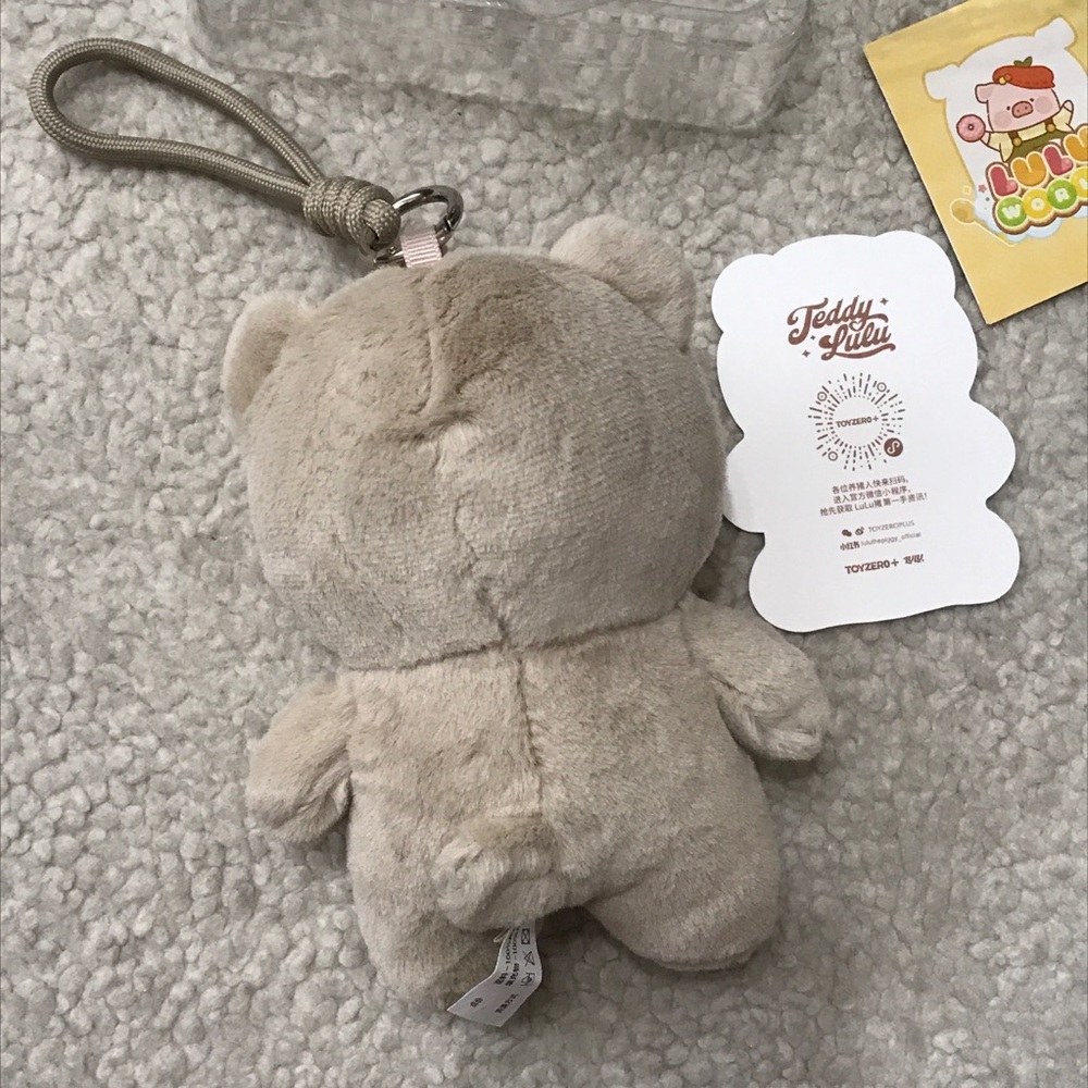 Lulu The Piggy Vintage Teddy Shop Vinyl Face Plush Pendant Blind Box Witty Teddy - Picture 3 of 16